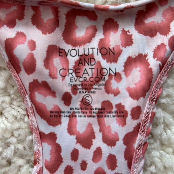 NWOT EVCR evolution and creation leggings & top set S valentine cheetah - Picture 6 of 9